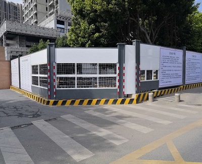 【旭東鋼構(gòu)】想要減少施工的噪音影響，工程施工圍擋必須要選好