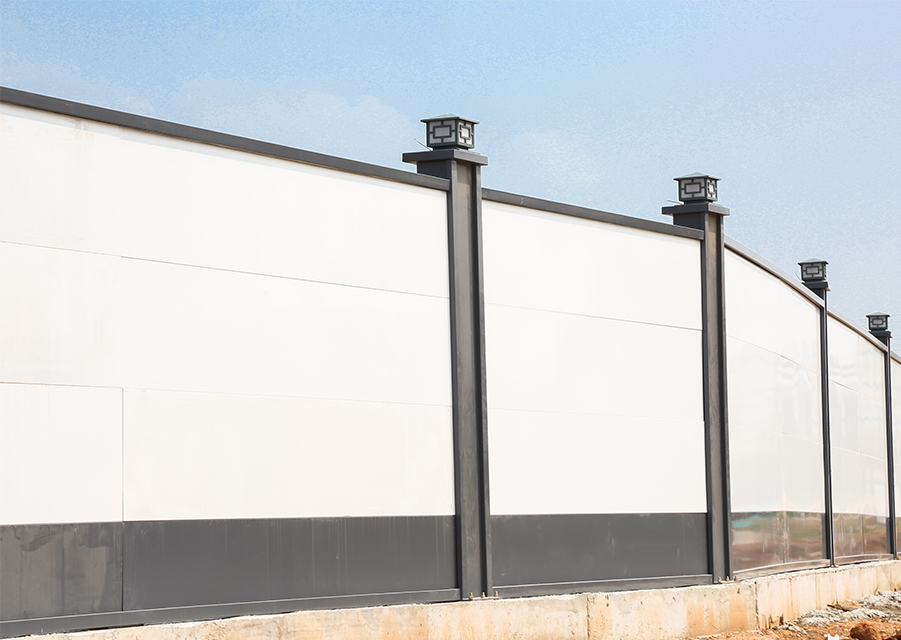 深圳鹽田工建筑施工，旭東圍擋廠家快速裝車發(fā)貨出擊現(xiàn)場