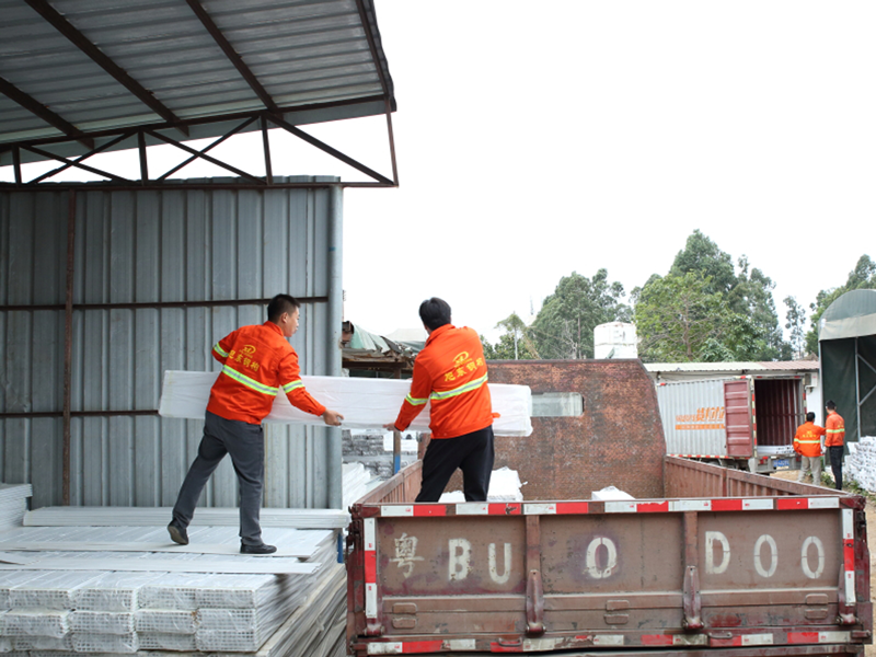 PVC圍擋價格解析：產品品質與安裝服務如何平衡？